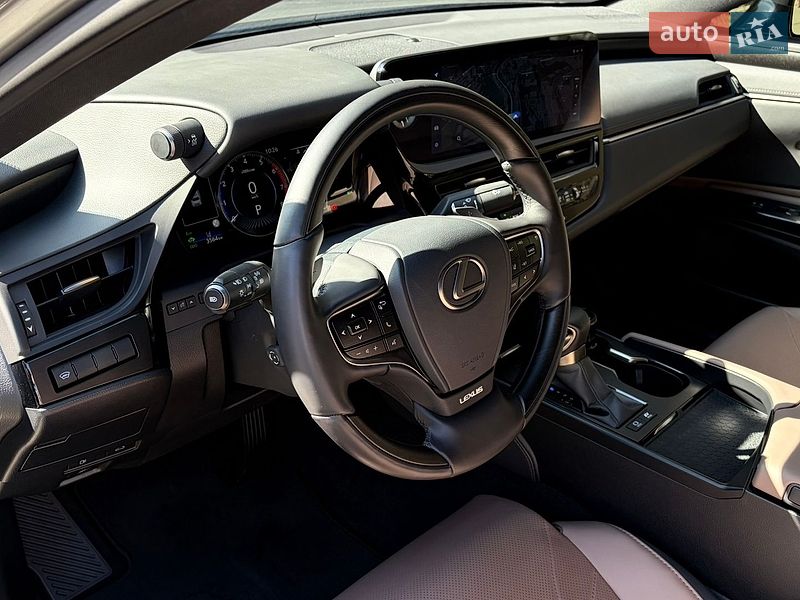 Седан Lexus ES 2025 в Києві