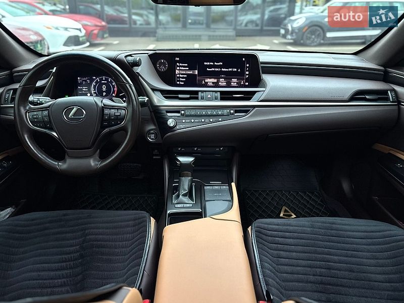 Седан Lexus ES 2021 в Киеве
