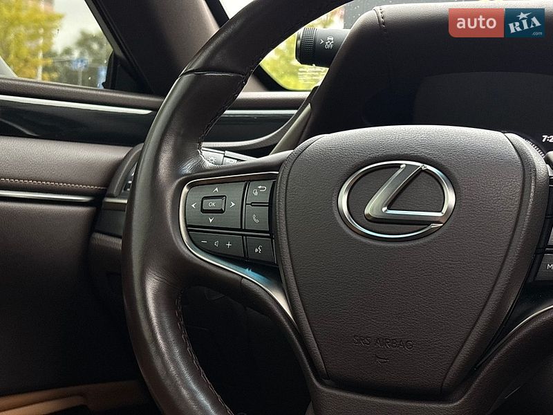 Седан Lexus ES 2021 в Киеве