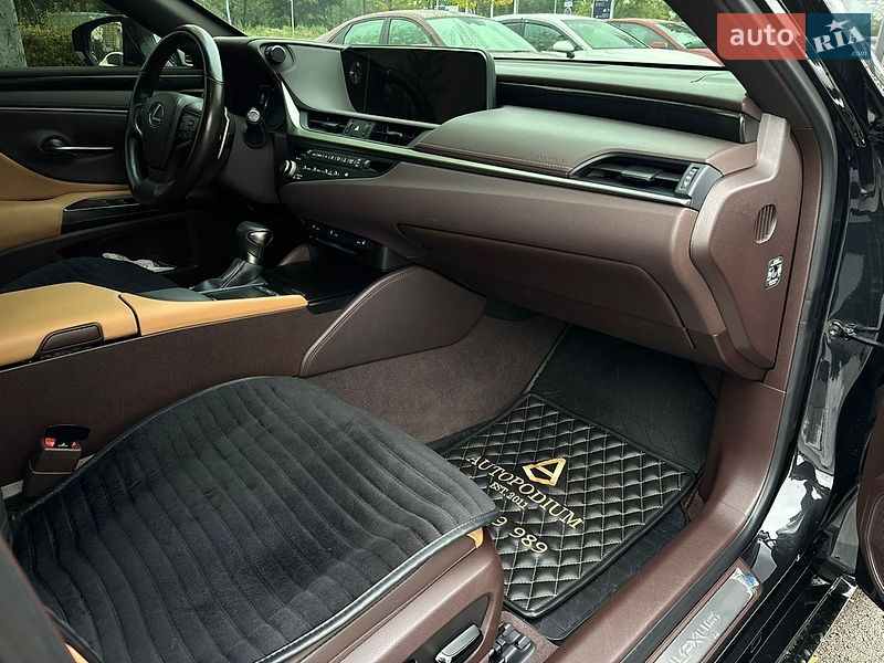 Седан Lexus ES 2021 в Киеве