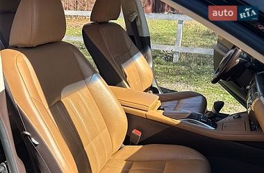 Седан Lexus ES 2017 в Киеве