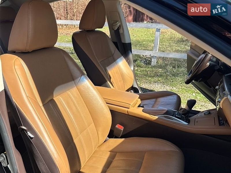 Седан Lexus ES 2017 в Киеве