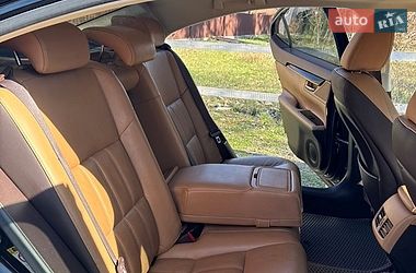 Седан Lexus ES 2017 в Киеве