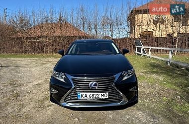 Седан Lexus ES 2017 в Киеве