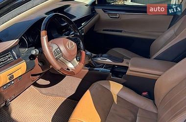 Седан Lexus ES 2017 в Киеве