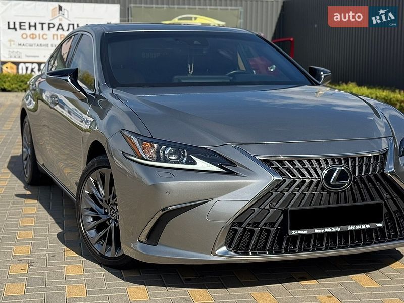Lexus ES 2023