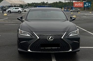 Седан Lexus ES 2019 в Киеве