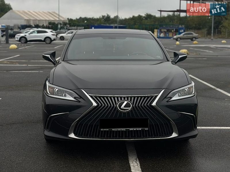 Lexus ES, photos from the listing