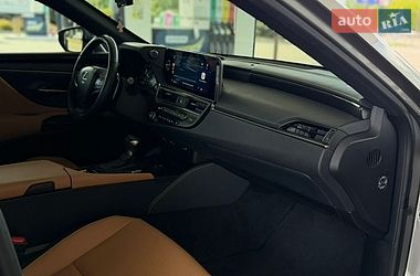 Седан Lexus ES 2023 в Дніпрі фото 30 Седан Lexus ES 2023 в Дніпрі