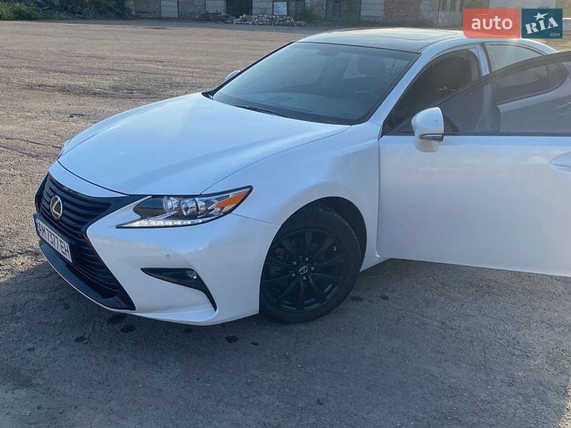 Седан Lexus ES 2018 в Житомире