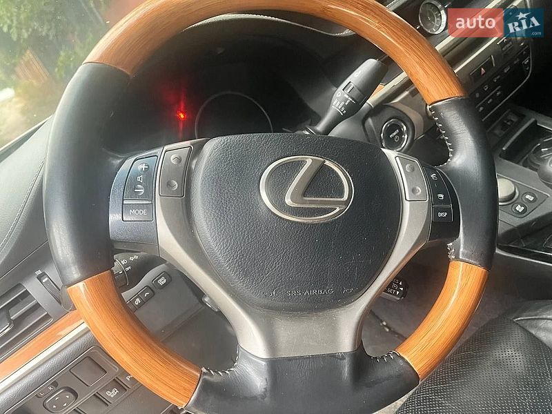 Седан Lexus ES 2013 в Києві
