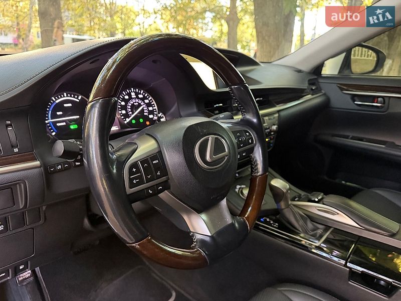Седан Lexus ES 2016 в Одесі