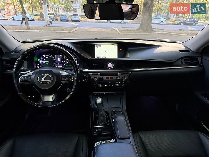 Седан Lexus ES 2016 в Одесі