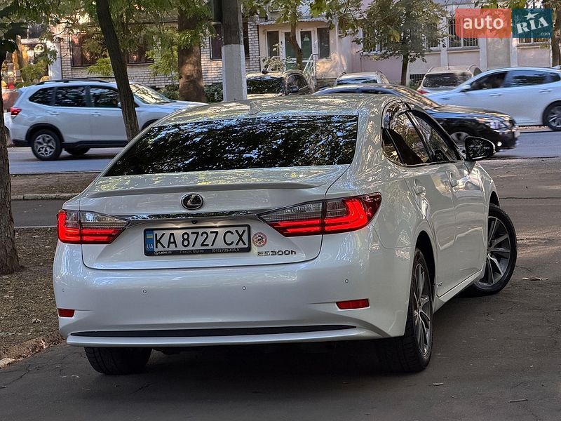 Седан Lexus ES 2016 в Одесі