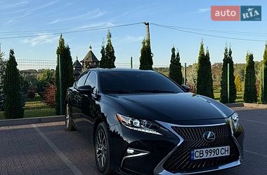 Седан Lexus ES 2015 в Прилуках