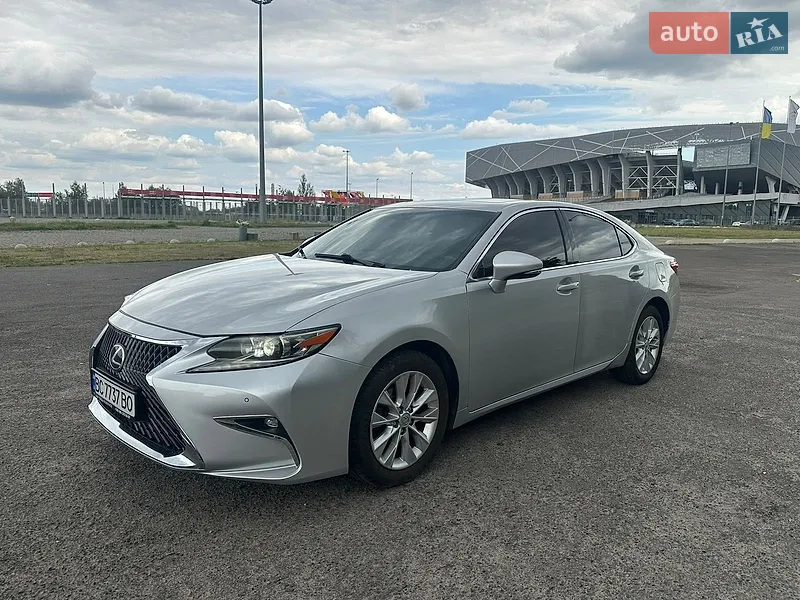 Lexus ES