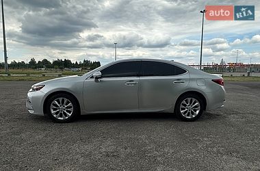 Седан Lexus ES 2014 в Львові