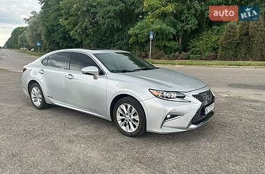 Седан Lexus ES 2014 в Львові