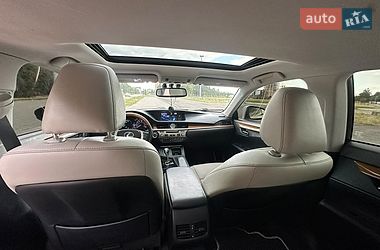 Седан Lexus ES 2014 в Львові