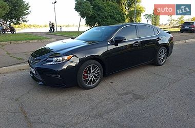 Седан Lexus ES 2018 в Черкасах
