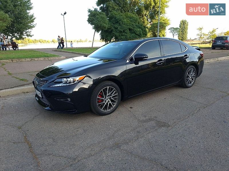 Седан Lexus ES 2018 в Черкасах