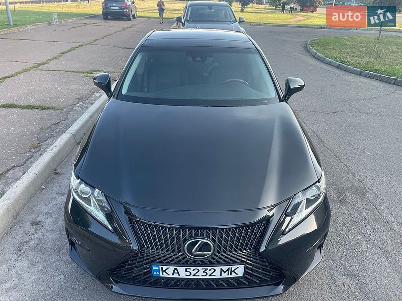 Седан Lexus ES 2018 в Черкасах