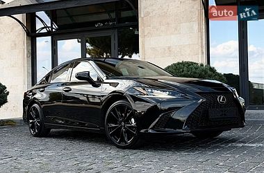 Седан Lexus ES 2023 в Львові