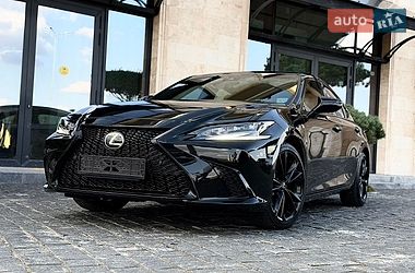 Седан Lexus ES 2023 в Львові