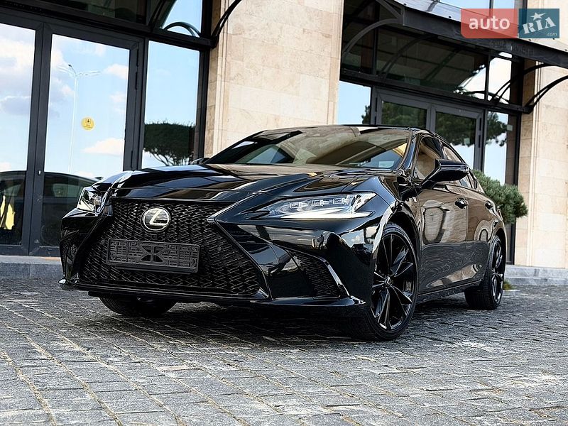 Седан Lexus ES 2023 в Львові