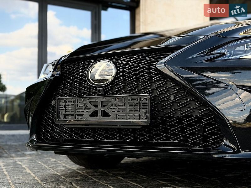 Седан Lexus ES 2023 в Львові