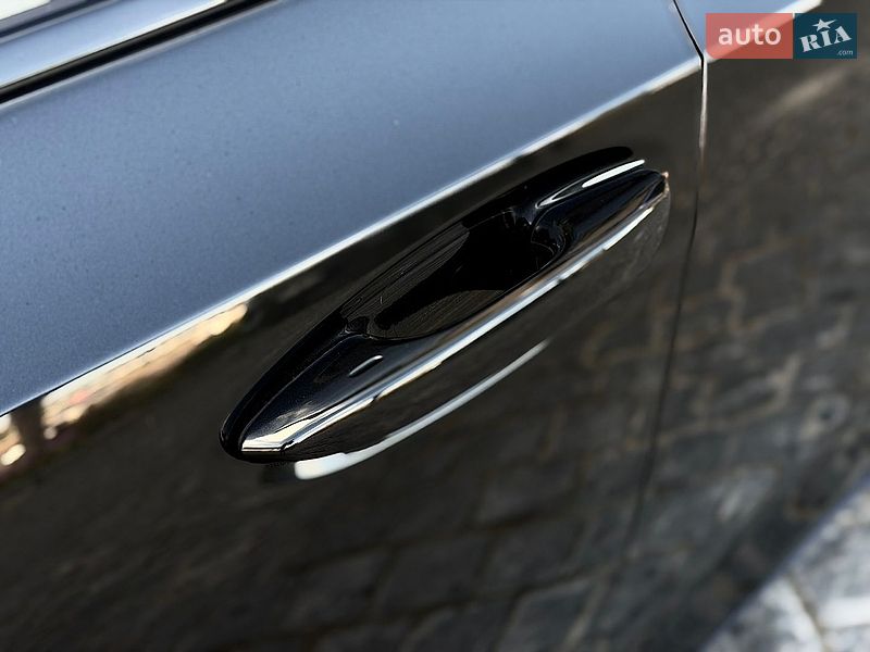 Седан Lexus ES 2023 в Львові