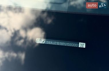 Седан Lexus ES 2023 в Львові
