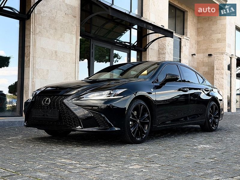 Седан Lexus ES 2023 в Львові
