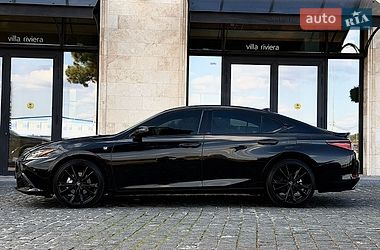 Седан Lexus ES 2023 в Львові