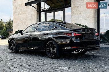 Седан Lexus ES 2023 в Львові