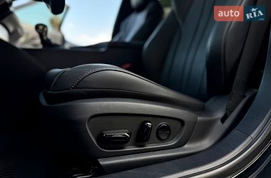 Седан Lexus ES 2023 в Львові