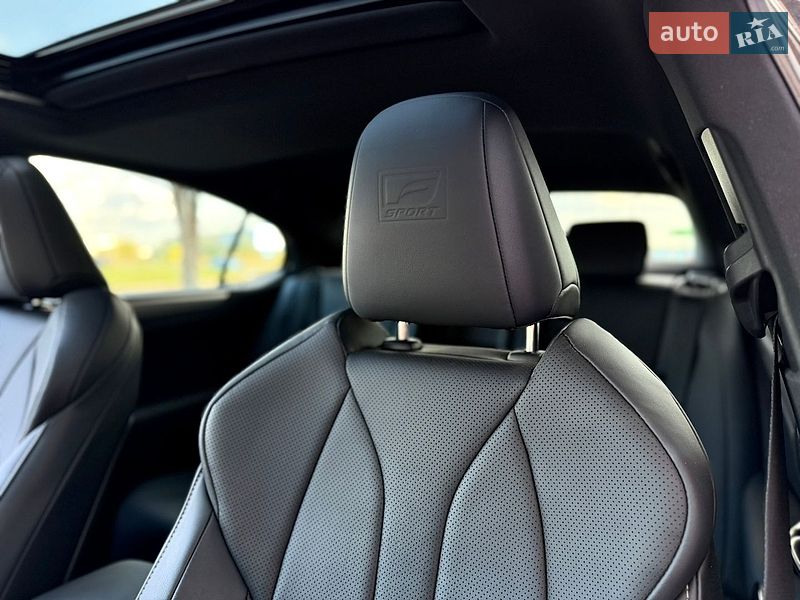 Седан Lexus ES 2023 в Львові