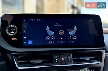 Седан Lexus ES 2023 в Львові
