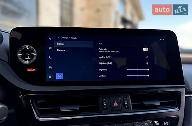 Седан Lexus ES 2023 в Львові
