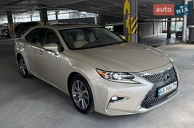 Седан Lexus ES 2015 в Києві
