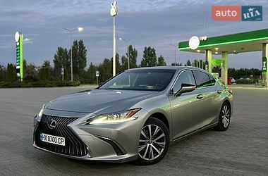 Седан Lexus ES 2019 в Каменец-Подольском