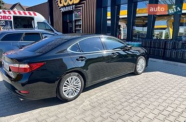 Седан Lexus ES 2012 в Львові