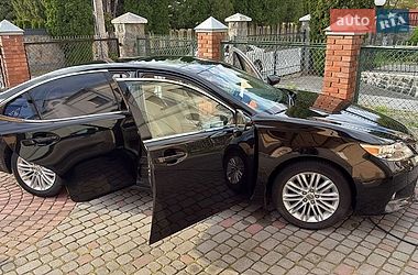 Седан Lexus ES 2012 в Львові