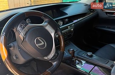 Седан Lexus ES 2015 в Фастове