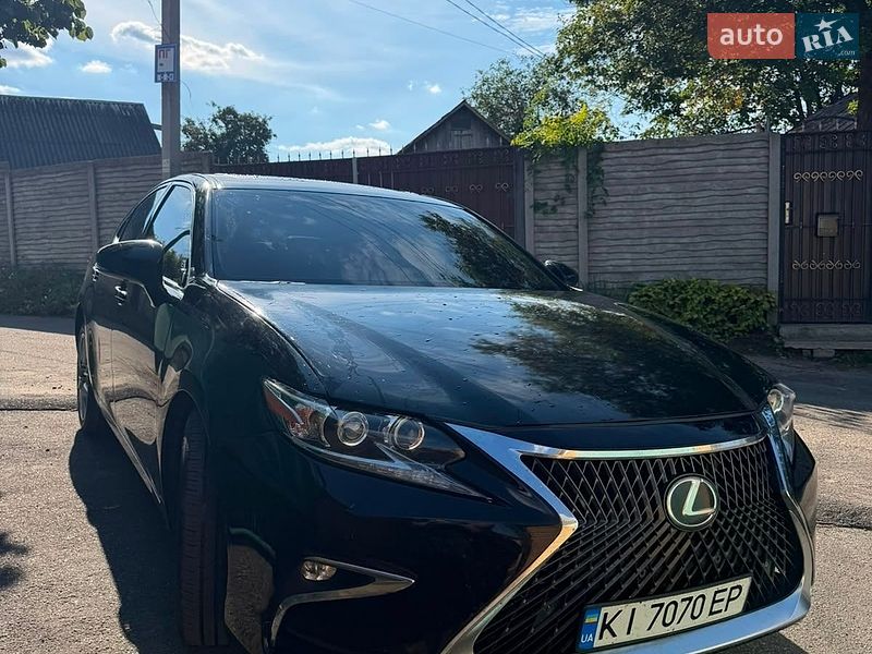 Седан Lexus ES 2015 в Фастове