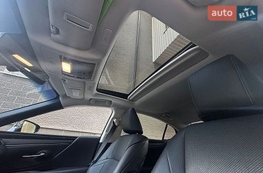 Седан Lexus ES 2022 в Дніпрі