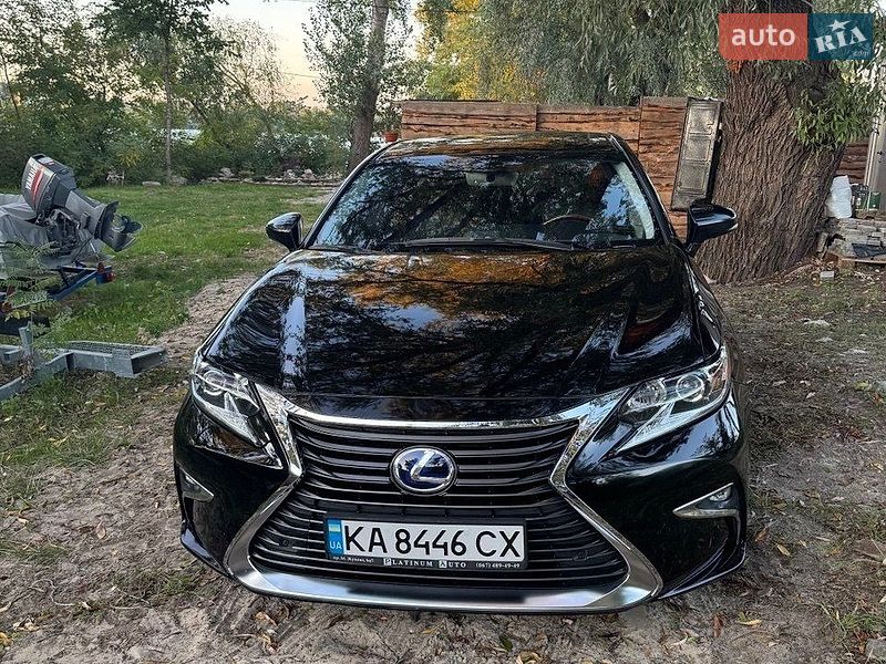 Седан Lexus ES 2016 в Києві