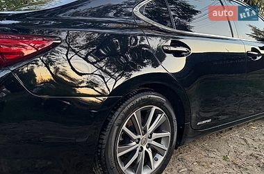 Седан Lexus ES 2016 в Києві