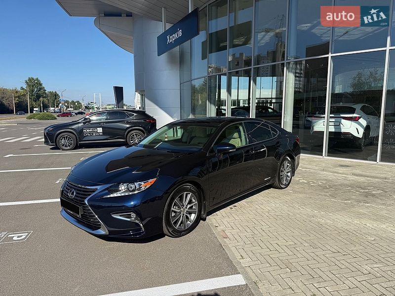 Седан Lexus ES 2015 в Харькове