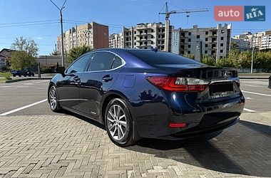 Седан Lexus ES 2015 в Харькове